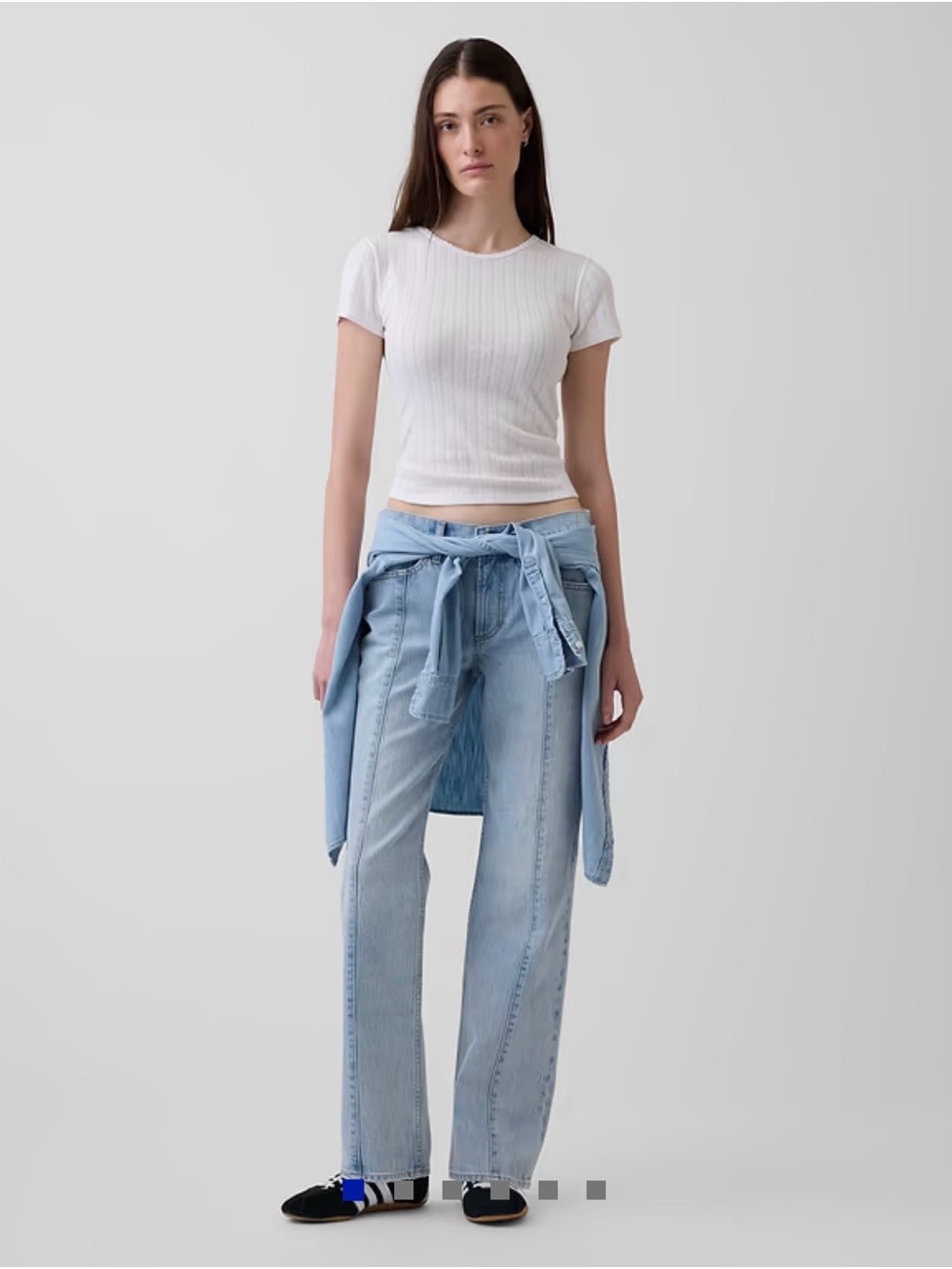 GAP Mid Rise Seamed Women’s Relaxed Straight-Leg Jeans - Light Blue